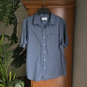 Old Navy Men's Patterned Blue Button Down Shirt